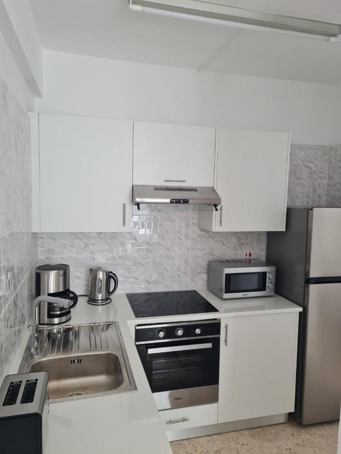 Almyria Apartments - By Imh Travel & Tours Paphos Bagian luar foto