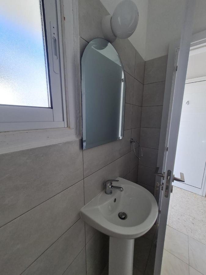 Almyria Apartments - By Imh Travel & Tours Paphos Bagian luar foto