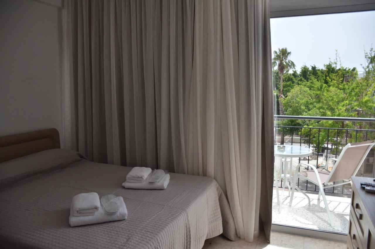Almyria Apartments - By Imh Travel & Tours Paphos Bagian luar foto