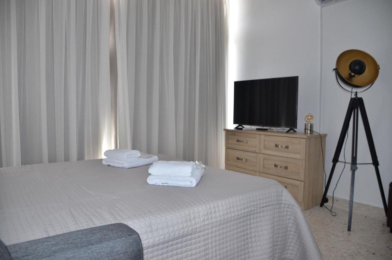 Almyria Apartments - By Imh Travel & Tours Paphos Bagian luar foto