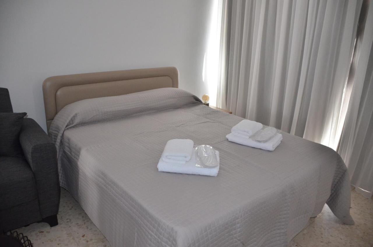 Almyria Apartments - By Imh Travel & Tours Paphos Bagian luar foto