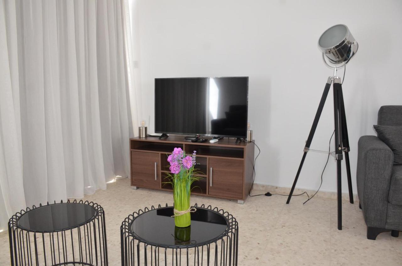 Almyria Apartments - By Imh Travel & Tours Paphos Bagian luar foto